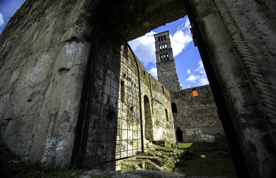 Crkva svete Marije ili džamija sultana Sulejmana II u Jajcu: Simbol suživota na ovim prostorima (FOTO) | Tuzlanski.ba