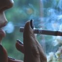 Velika Britanija razmatra zabranu kupovine cigareta narednoj generaciji