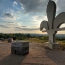 Inspekcija Općine Lopare naredila rušenje spomenika “ljiljan” u Koraju