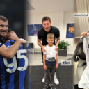 Druženje nakon meča: Džekin sin dobio “match worn” dres od Lewandowskog