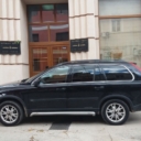 Vukanović džipom blokirao ulaz u zgradu Gradske uprave