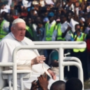 Papa Franjo poručio mladima: Ako vam ponude mito, nemojte biti uvučeni u močvaru zla