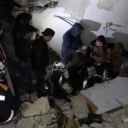 Djevojčica u Turskoj spašena nakon 20 sati u ruševinama: “Gdje je moja mama?”