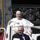 Papa boravio u Veneciji: Posjetio ženski zatvor, obišao umjetničku izložbu i održao misu