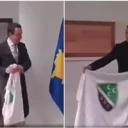 Kurti nakon sastanka s Bošnjacima u kabinetu razvio zastavu Sandžaka