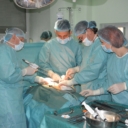 U UKC-u Tuzla uspješno izvedena srodnička transplantacija bubrega