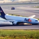 Fedexov avion sletio na trup: Objavljen snimak dramatičnog slijetanja