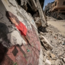 Palestinska omladina grafitima na ruševinama šalje svijetu poruku “zaustavite rat”