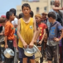 Humanitarna katastrofa u Gazi: Gužve u redovima za hranu