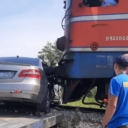 Nesreća u Modriči: Auto podletio pod lokomotivu