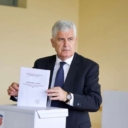 Čović u Orašju glasao na izborima za Evropski parlament
