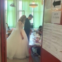 Slučaj u Srbiji: Mladenci “pobjegli” sa svadbe da bi glasali
